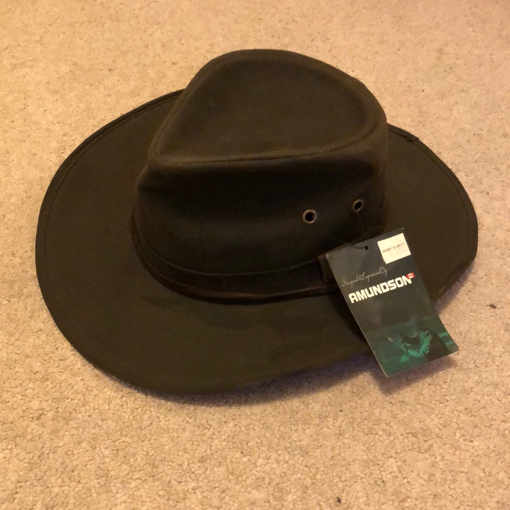 Amundson Aussie style oiled cotton hat NWT
